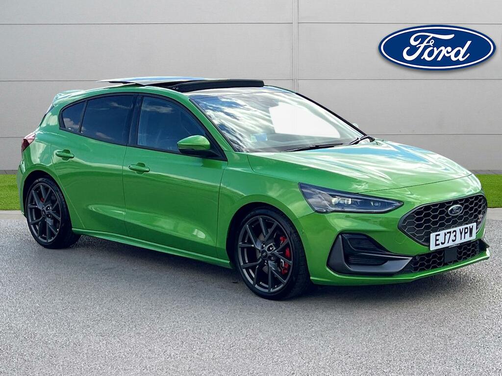 Compare Ford Focus 2.3 Ecoboost St EJ73YPW Green
