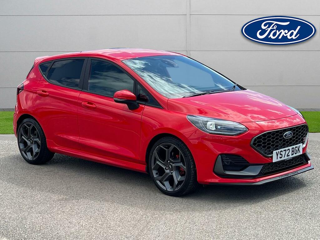 Compare Ford Fiesta 1.5 Ecoboost St-3 YS72BGK Red