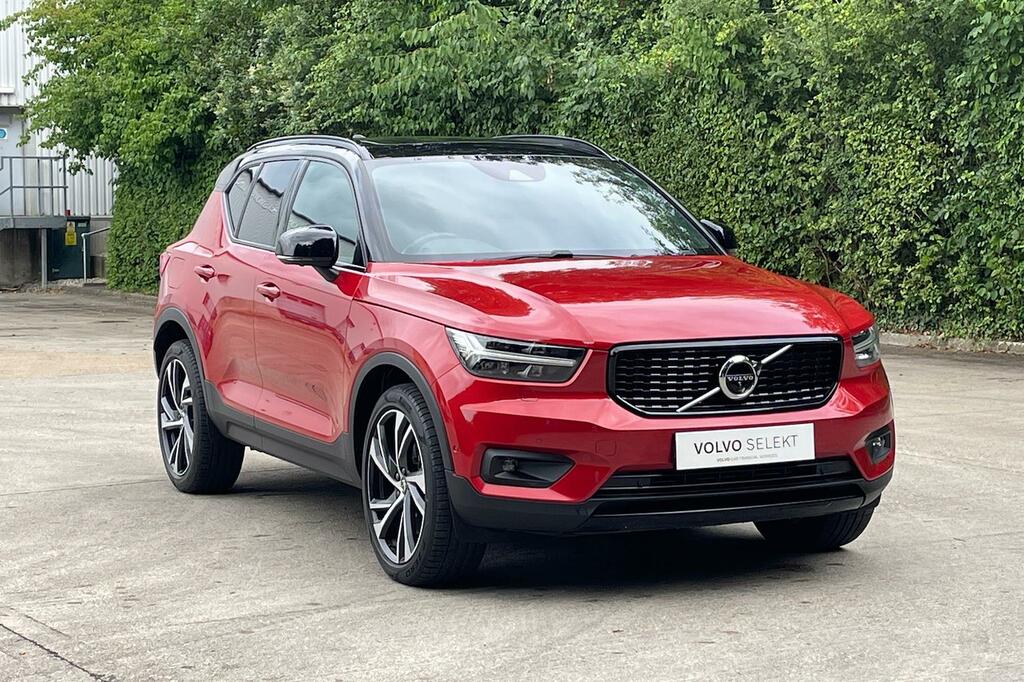 Compare Volvo XC40 1.5 T5 Recharge Phev R Design Pro EO70SNY Red