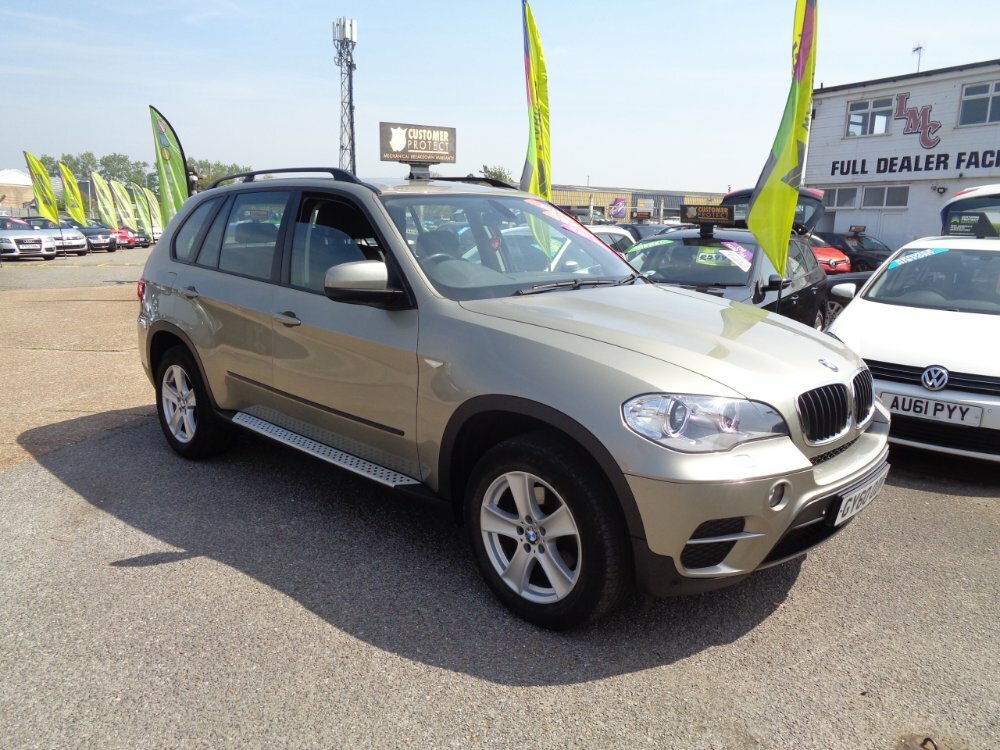 Compare BMW X5 Xdrive30d Se 5-Door GY60ODM 