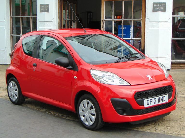 Compare Peugeot 107 1.0 Access GF12WMD Red