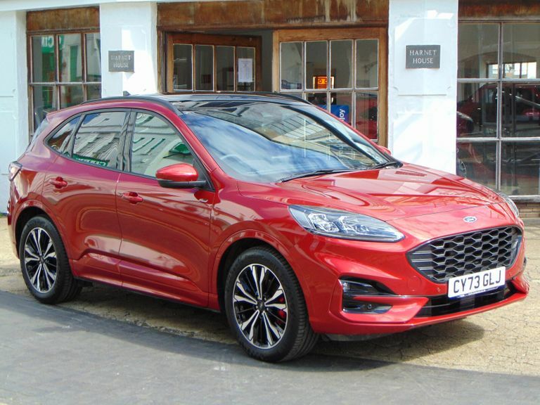 Compare Ford Kuga 2.5 Fhev St-line X Edition Cvt CY73GLJ Red