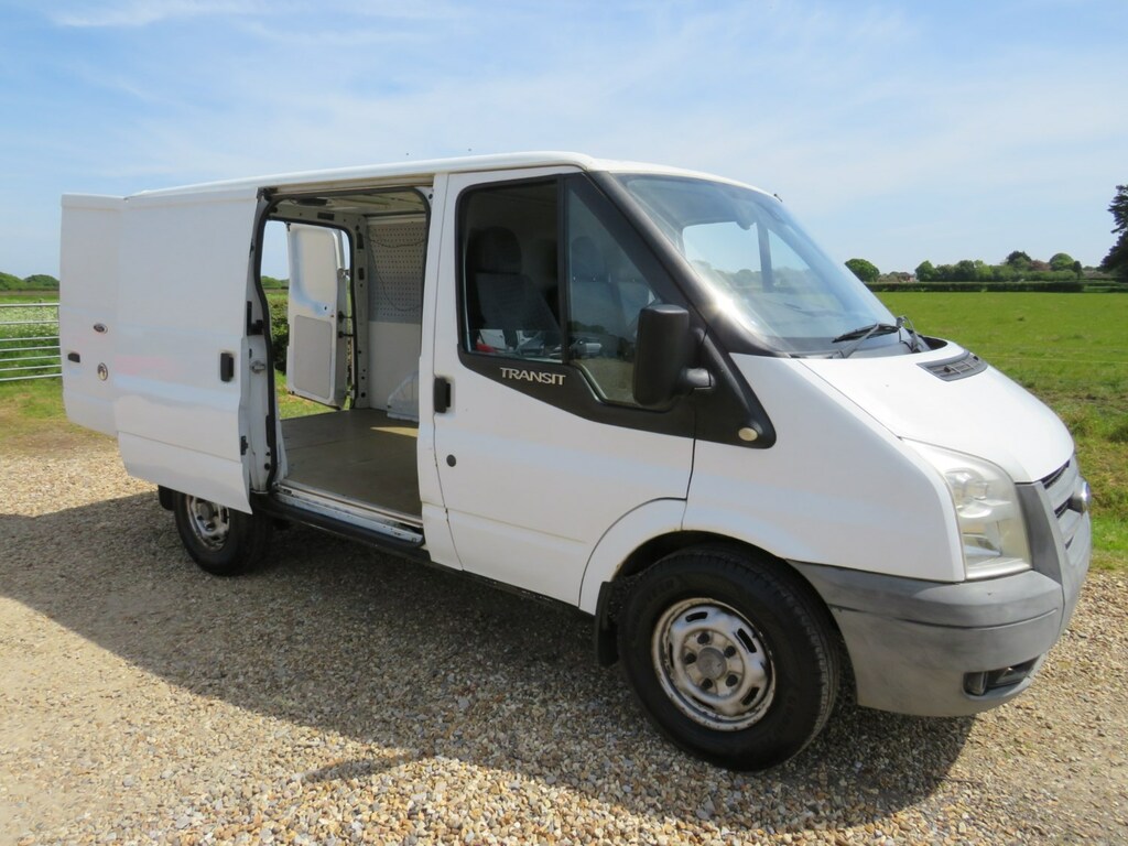Compare Ford Transit Custom T330 Low Roof Van Tdci 130Ps 39000 Miles DX07LDJ White