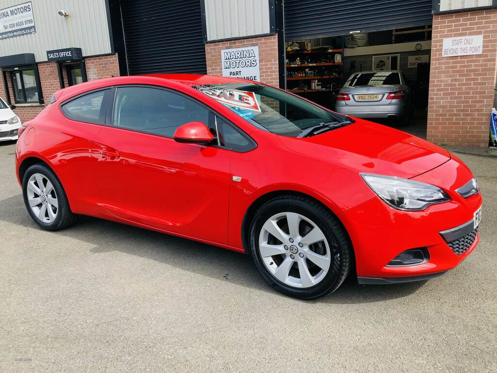 Compare Vauxhall Astra GTC Gtc 1.4T 16V Sport FIG3856 Red