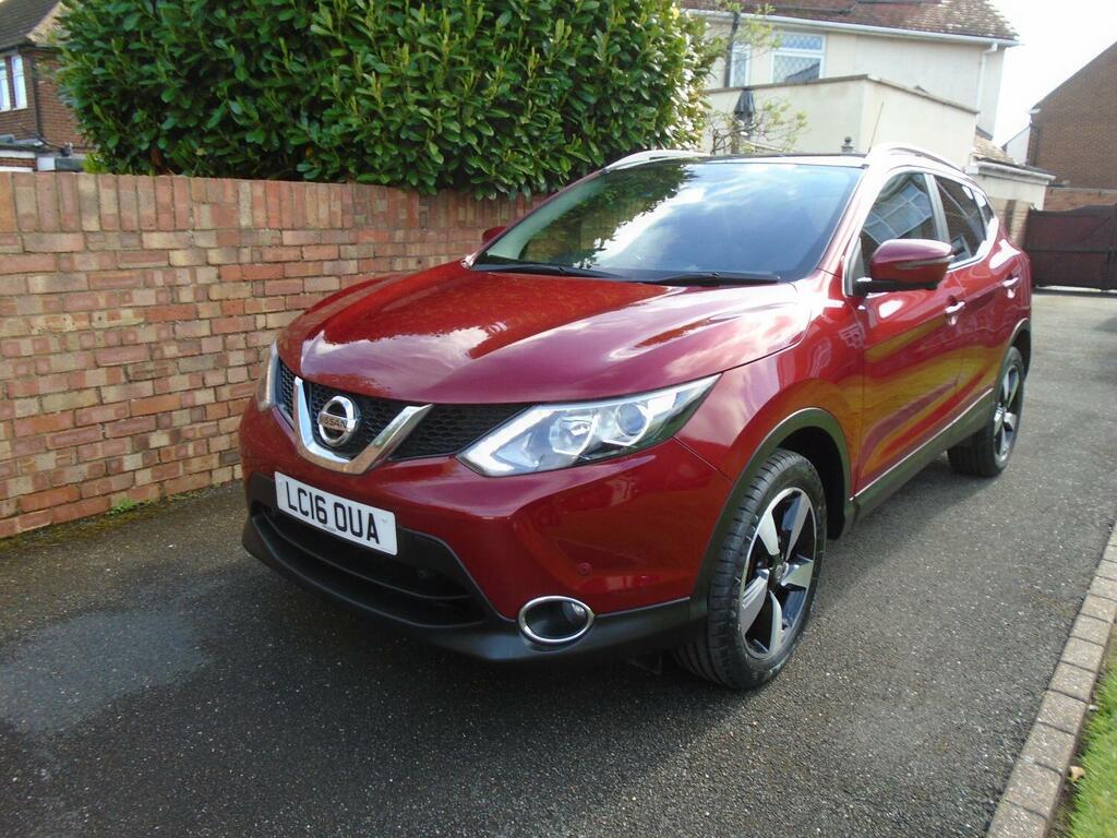 Compare Nissan Qashqai Suv 1.2 Dig-t N-connecta 2016 LC16OUA Red