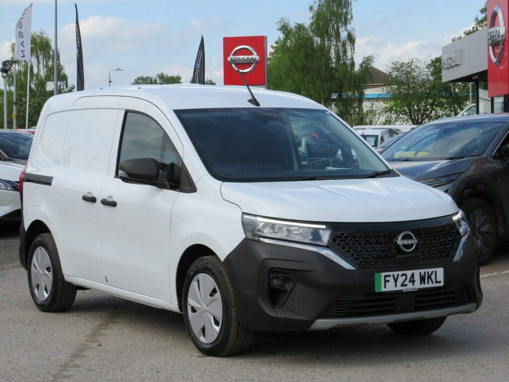 Compare Nissan TOWNSTAR Nissan L1 90Kw Acenta Van 45Kwh FY24WKL White