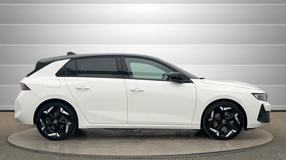 Compare Vauxhall Astra Vauxhall Hatchback 1.6 Plug-in Hybrid Gse AF23JJZ White