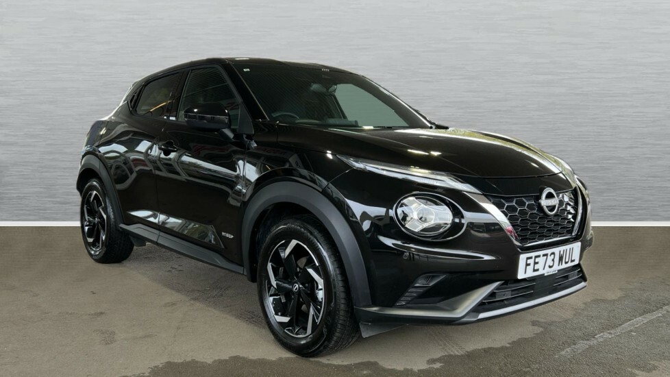 Compare Nissan Juke Nissan Hatchback 1.6 Hybrid N-connecta FE73WUL Black