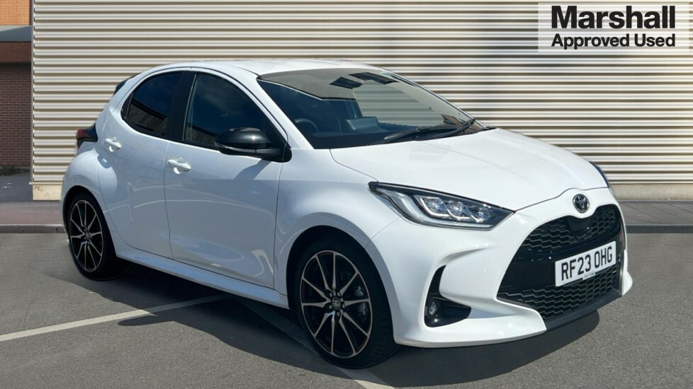 Compare Toyota Yaris 1.5 Hybrid Gr Sport Cvt RF23OHG White