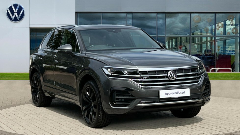 Compare Volkswagen Touareg New V6 R-line Tech 3.0 Tdi 286Ps 4Motion 8-Speed A WN69ZNZ Grey