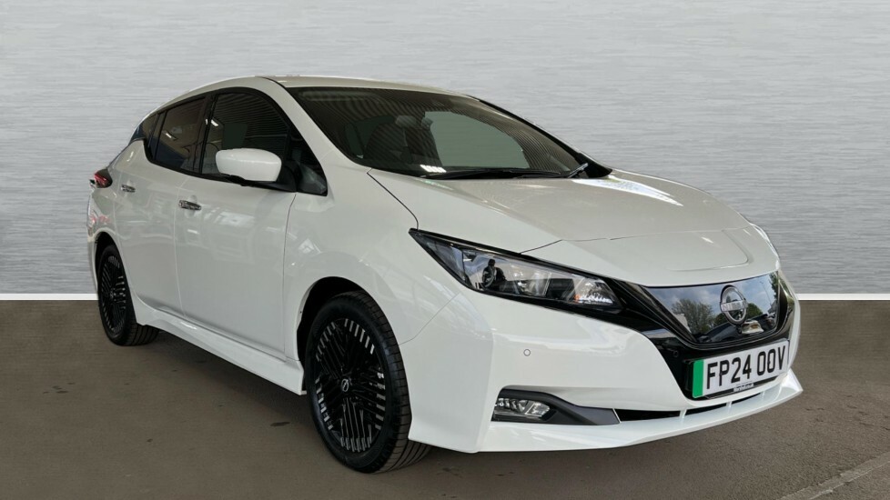Compare Nissan Leaf Nissan Hatchback Special Ed 110Kw Shiro 39Kwh FP24OOV White