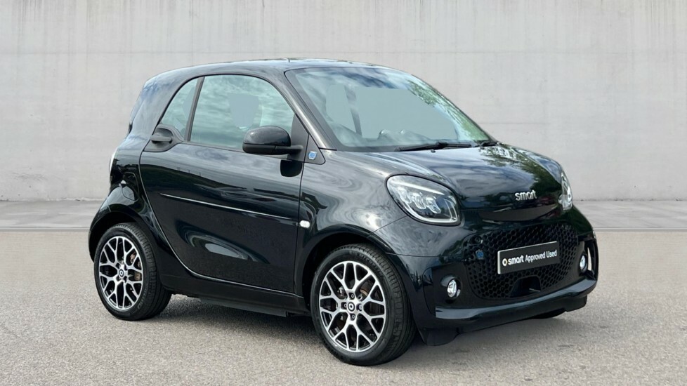 Compare Smart Fortwo Coupe Eq Exclusive 17Kwh Coupe 22Kwch HY21ACO Black