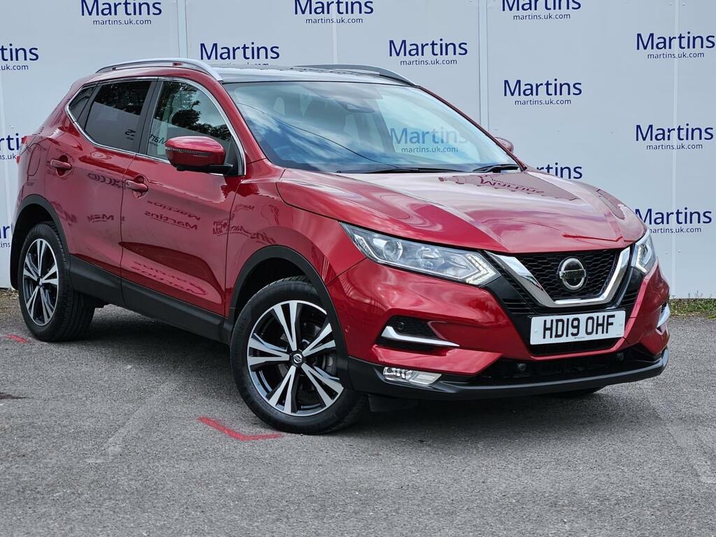 Compare Nissan Qashqai 1.5 Dci N-connecta Euro 6 Ss HD19OHF Red
