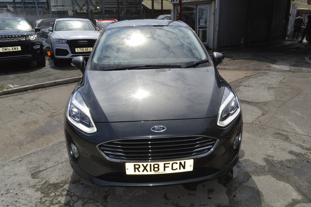 Compare Ford Fiesta 1.0 Ecoboost Zetec 2018 One Owner Sat RX18FCN Grey