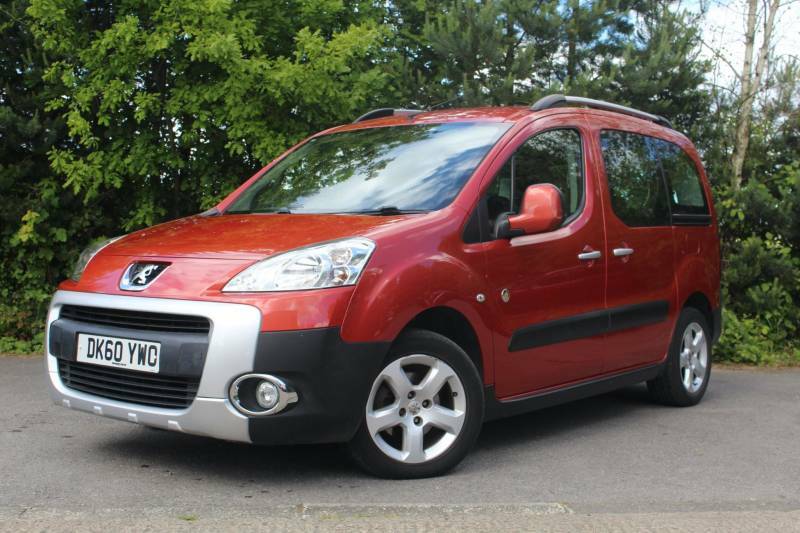 Compare Peugeot Partner Tepee 1.6 Hdi Fap Tepee Outdoor DK60YWO Red