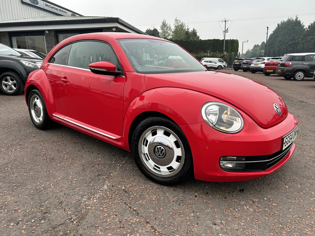 Compare Volkswagen Beetle 1.6 Tdi Bluemotion Tech Design SG64OMW Red