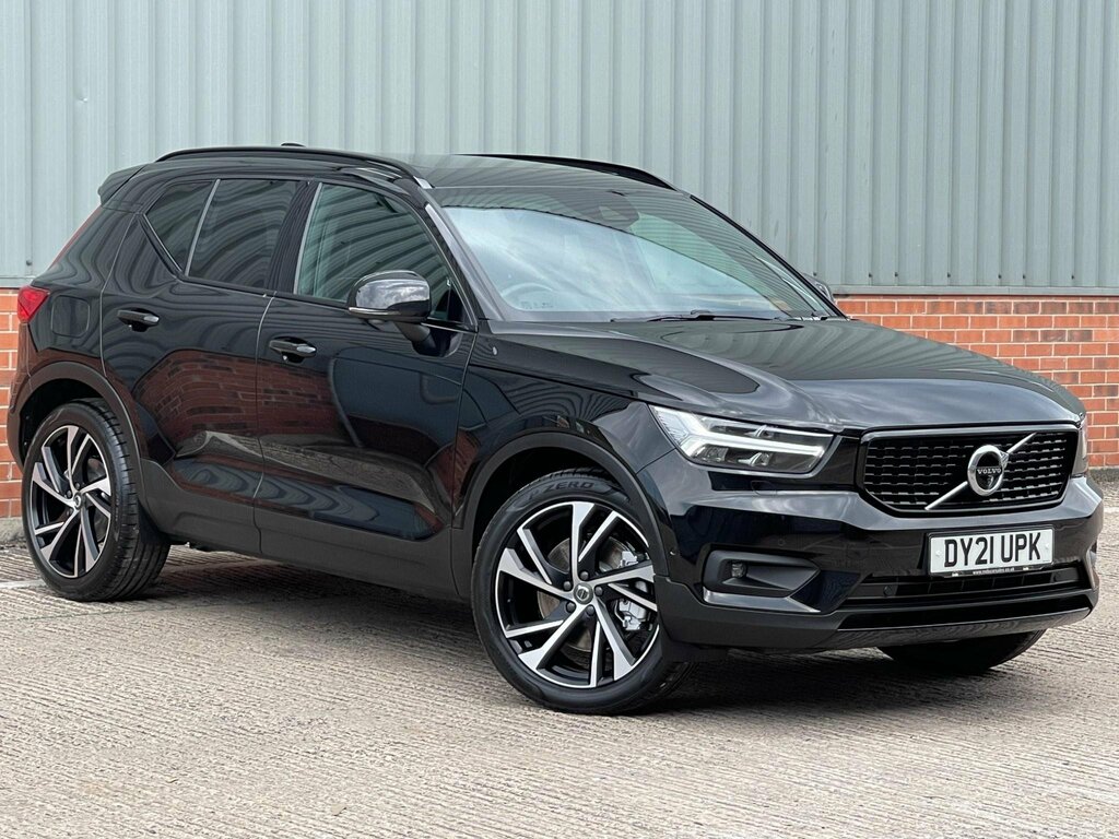 Compare Volvo XC40 1.5H T5 Twin Engine Recharge 10.7Kwh R-design Pro DY21UPK Black