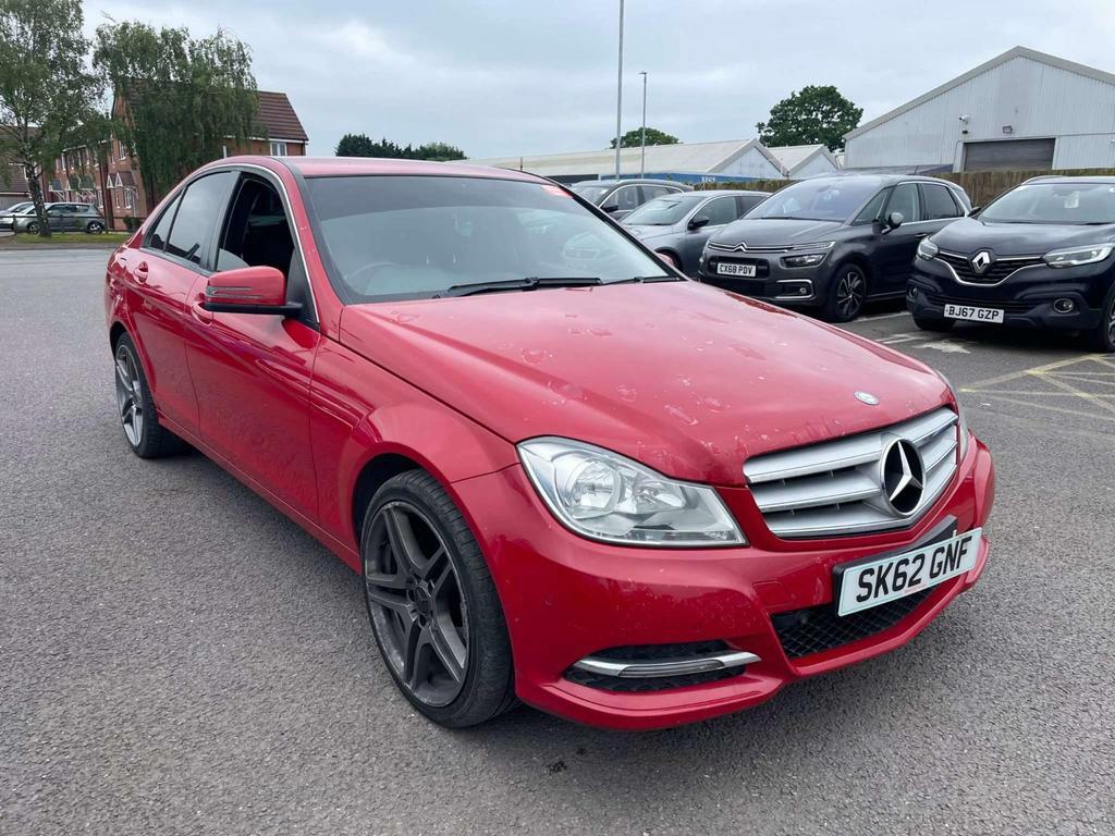 Compare Mercedes-Benz C Class 2.1 C200 Cdi Blueefficiency Executive Se G-tronic SK62GNF Red