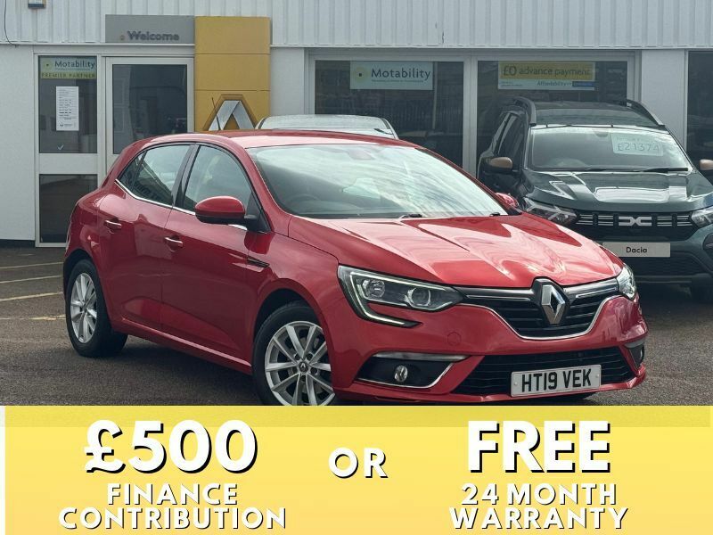 Compare Renault Megane 1.5 Blue Dci 115 Play HT19VEK Red