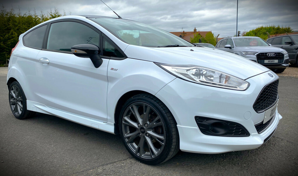 Compare Ford Fiesta 1.0I 100 Bhp St-line Hatch Only 50,000 Miles RE17JOU 