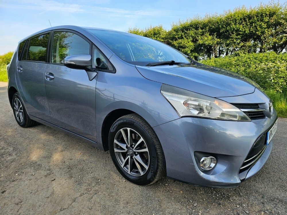 Toyota Verso 2.0 D-4d Icon Blue #1