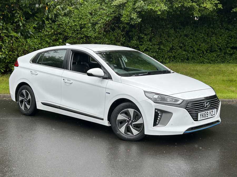 Compare Hyundai Ioniq H-gdi Gpf Premium Se Hatchback YK69YZJ White