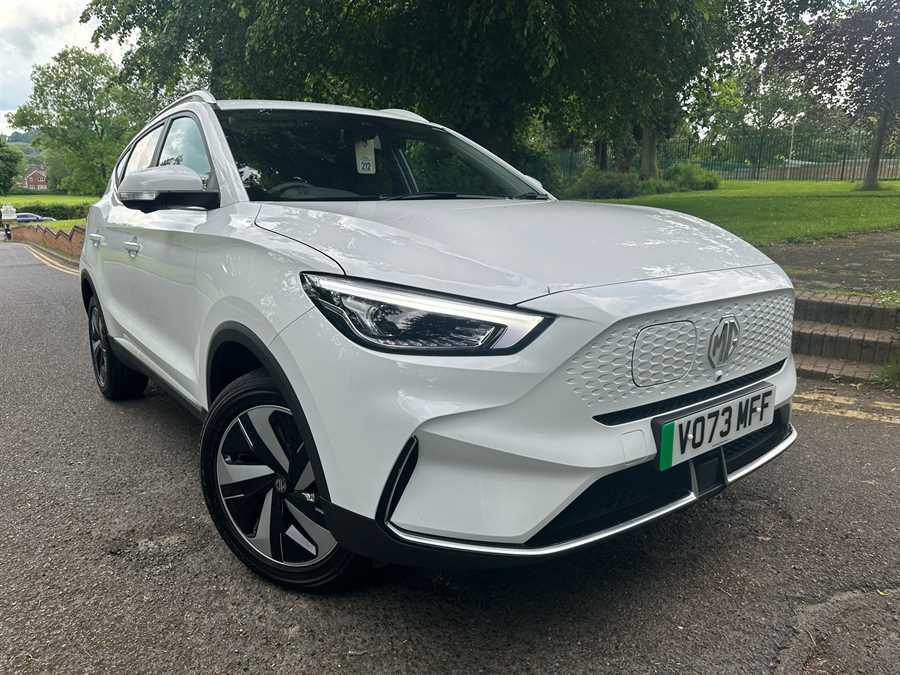 MG ZS Trophy Connect Suv White #1