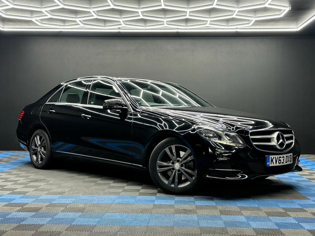 Compare Mercedes-Benz E Class 2.1 Cdi Se G-tronic Euro 5 Ss KV63DXB Black