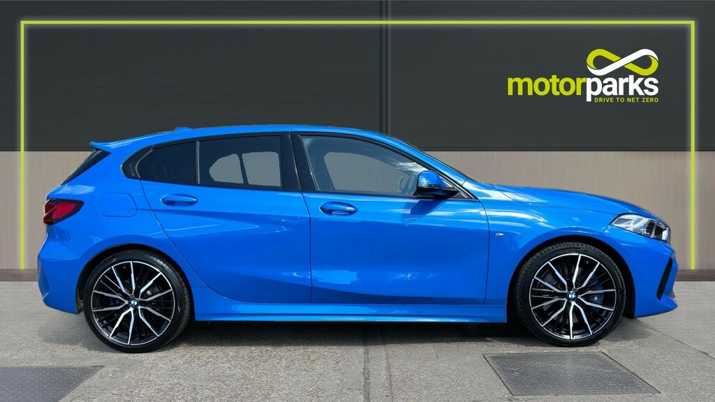 Compare BMW 1 Series Vat Qualifying LR72YSJ Blue