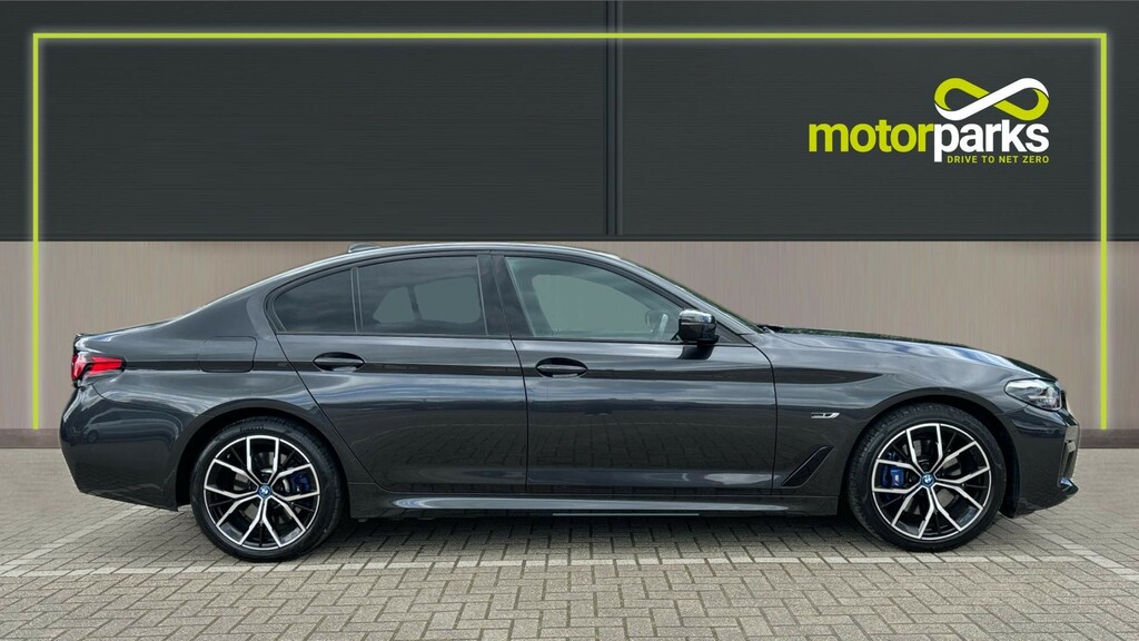 Compare BMW 5 Series Vat Qualifying LL22JFX Grey