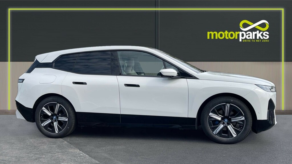 Compare BMW iX M-sport Edition LL72YZB White
