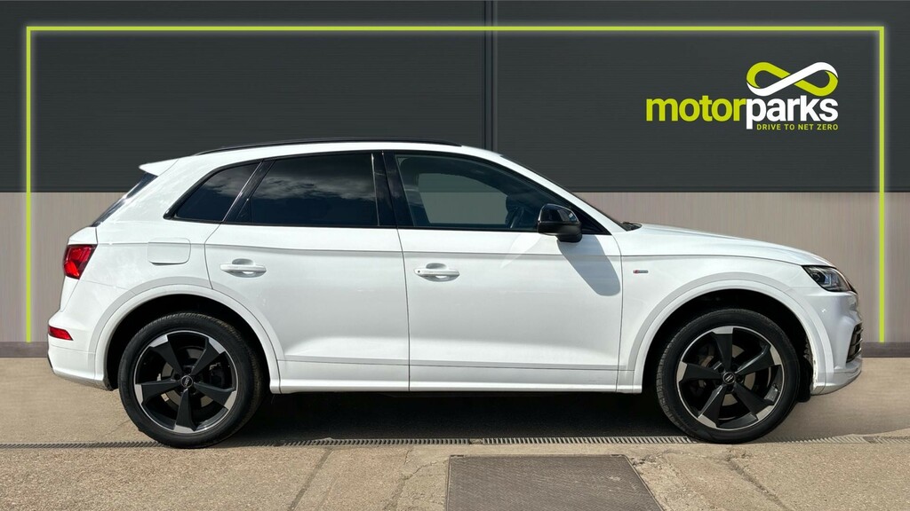 Compare Audi Q5 Black Edition DU68YHR White