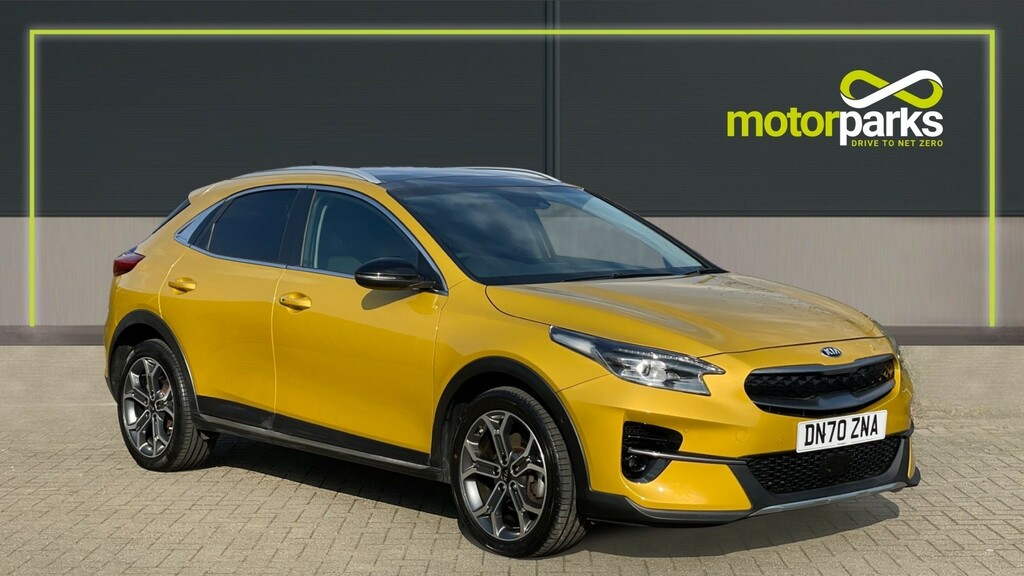 Compare Kia Xceed First Edition DN70ZNA Yellow