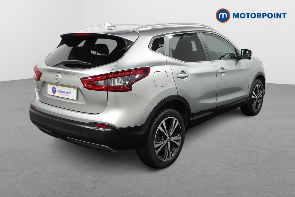 Compare Nissan Qashqai 1.2 Dig-t N-connecta Glass Roof Pack  Silver