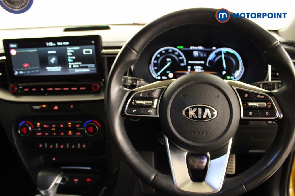 Compare Kia Xceed 1.6 Gdi Phev First Edition Dct  