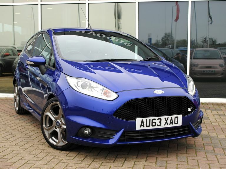 Compare Ford Fiesta 1.6 Ecoboost St-2 AU63XAO Blue