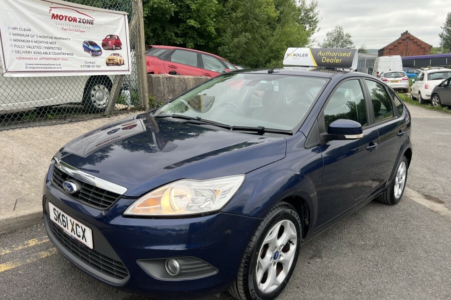Compare Ford Focus Variant Sport SK61XCX Blue