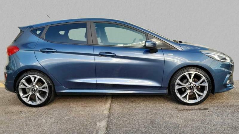 Compare Ford Fiesta 1.0 Ecoboost 125 St-line X Edn 7 Speed FP21HZA Blue