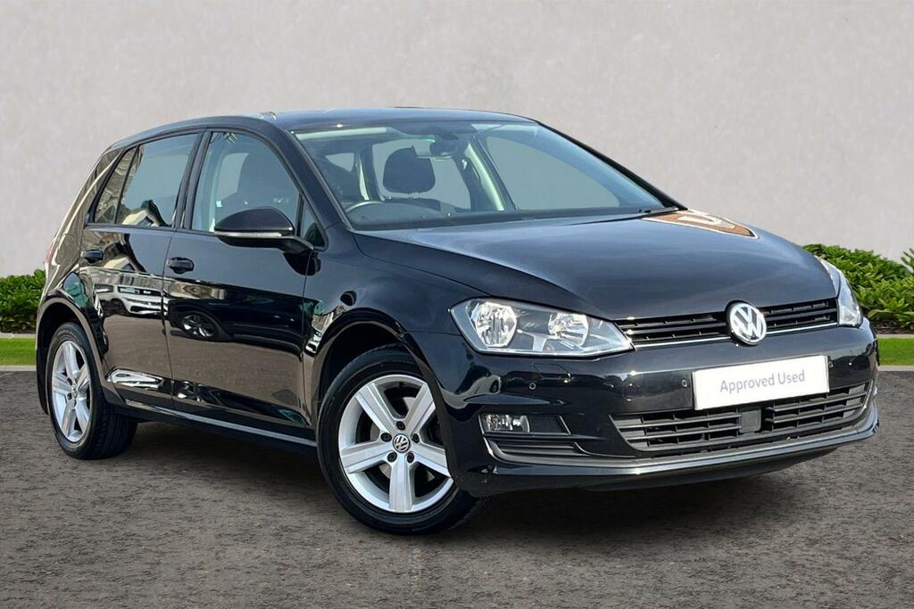 Compare Volkswagen Golf 2.0 Tdi Match Edition 150Ps Dsg GM66XUN Black