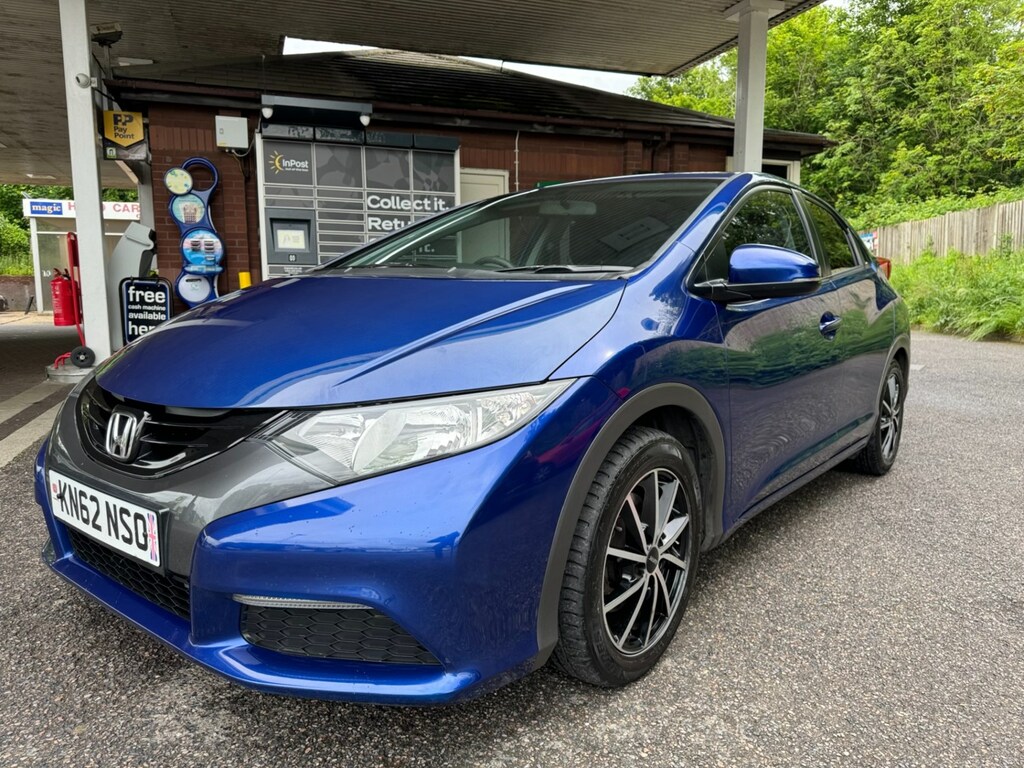 Compare Honda Civic 1.8 I-vtec Se KN62NSO Blue