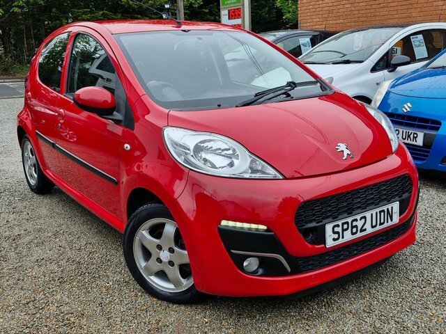 Compare Peugeot 107 1.0 Allure 68 Bhp SP62UDN Red