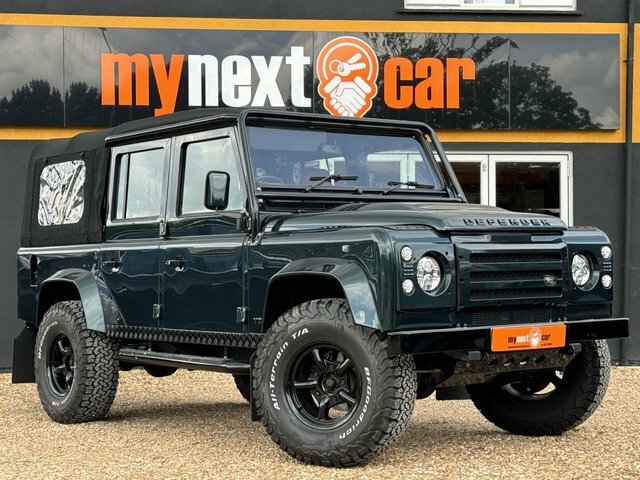 Compare Land Rover Defender 4.6 V8 Double Cab Pick-up 10 Seats E21LRD Green