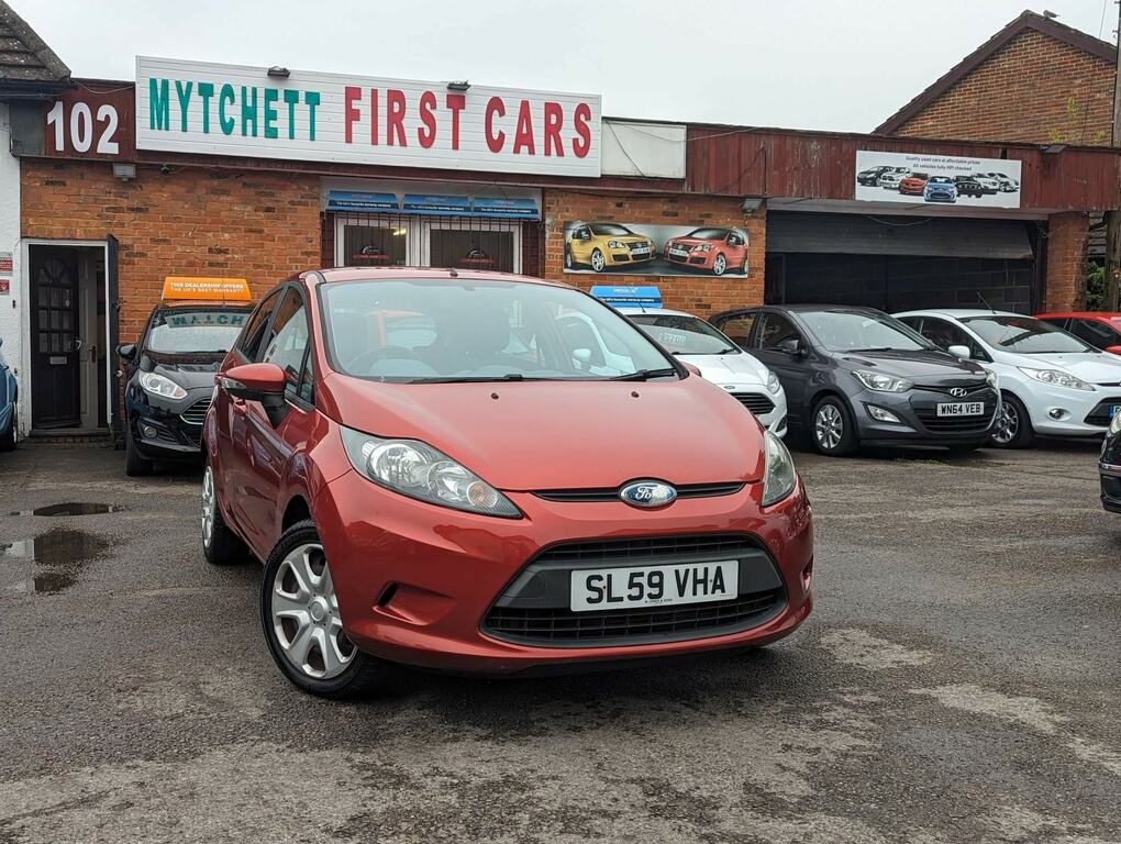 Compare Ford Fiesta 1.25 Style SL59VHA Red