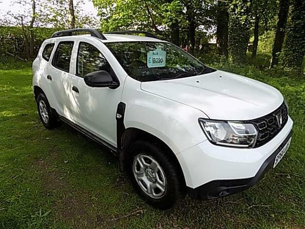 Compare Dacia Duster Duster Essential Sce 4X2 SP68UDS White
