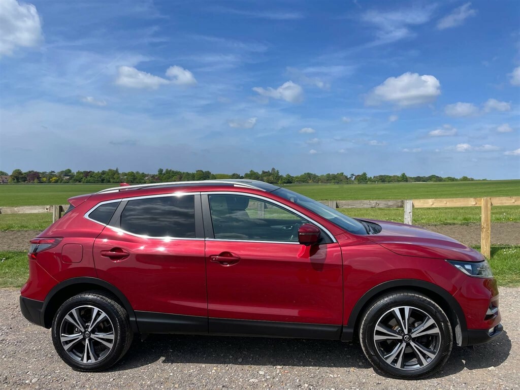Compare Nissan Qashqai 1.3 Dig-t N-connecta Euro 6 Ss DT19UJO Red