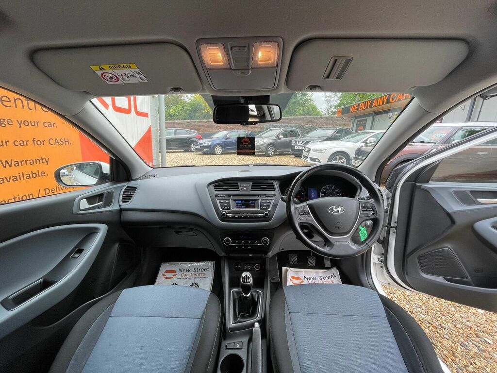 Compare Hyundai I20 Hatchback 1.4 Crdi Premium Euro 6 201515 VO15NYU White