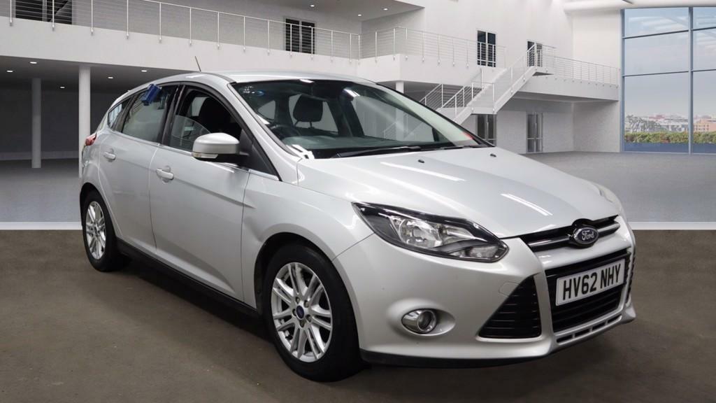 Compare Ford Focus 1.0T Ecoboost Titanium Hatchback HV62NHY Silver