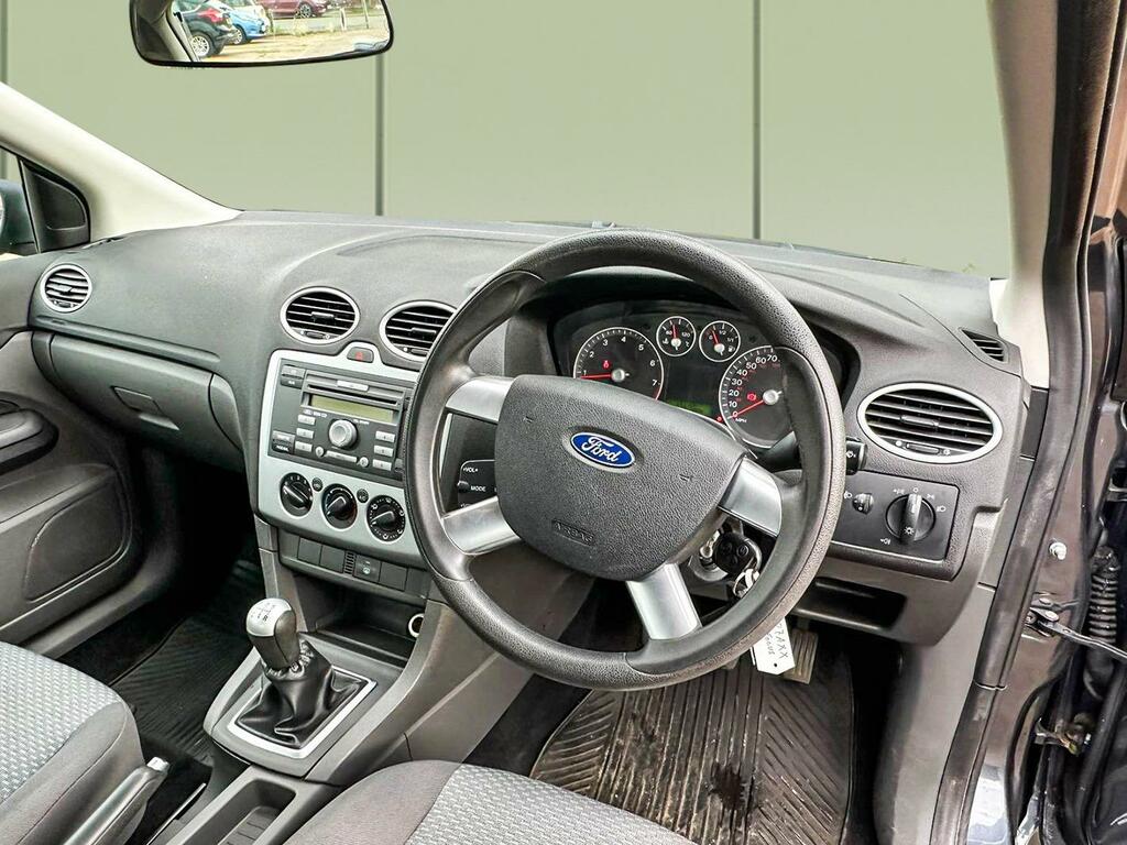 Compare Ford Focus 1.4 LX Hatchback  Grey