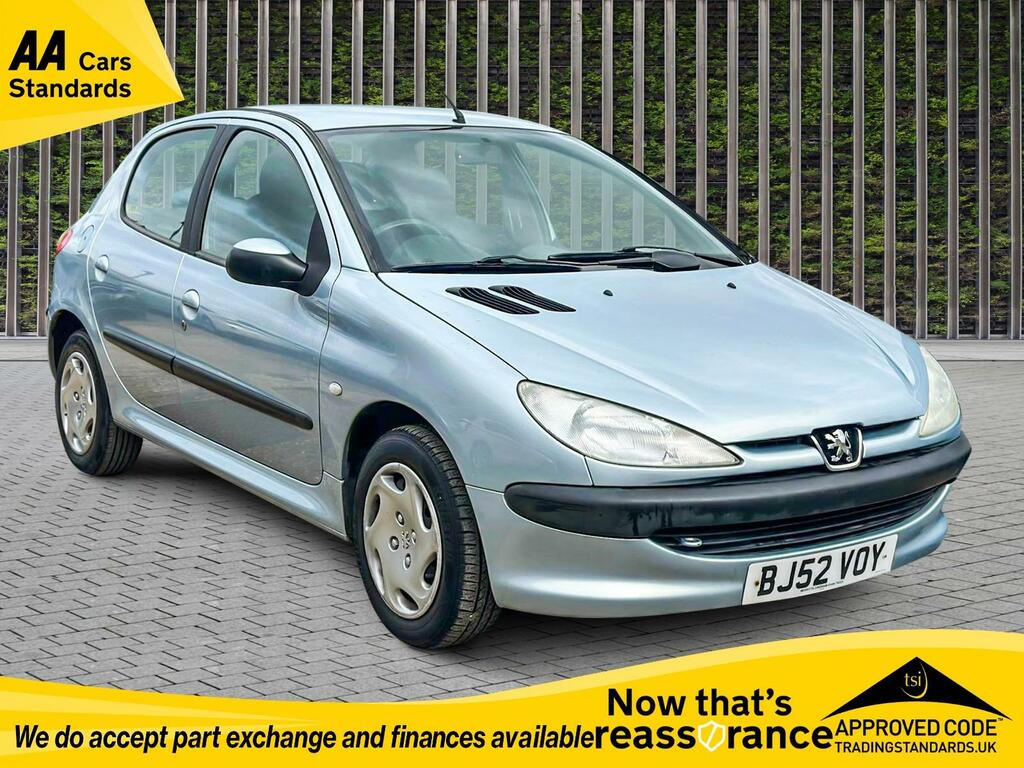 Compare Peugeot 206 Look BJ52VOY Silver