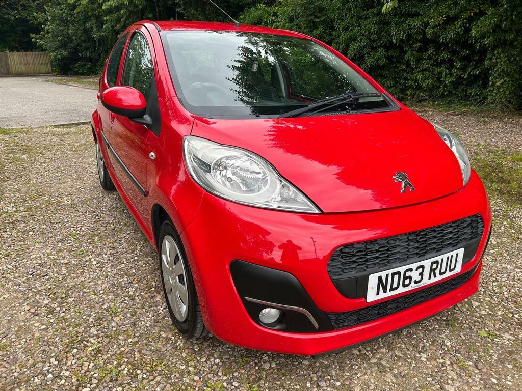Compare Peugeot 107 1.0 12V Active Euro 5 ND63RUU Red